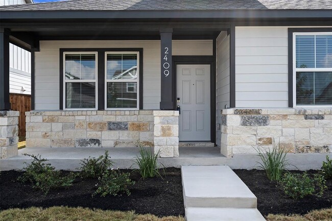 Building Photo - 2409 Lucy Axel Ln