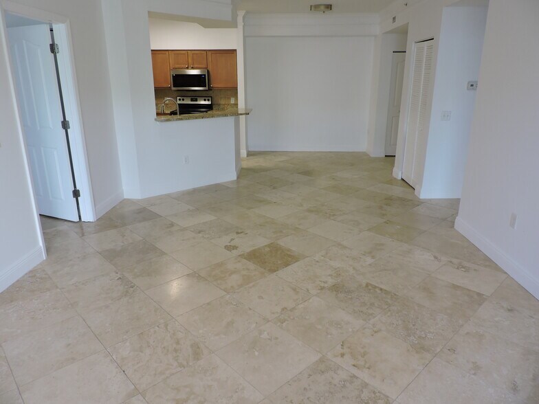 Building Photo - 7305 Myrtlewood Cir W