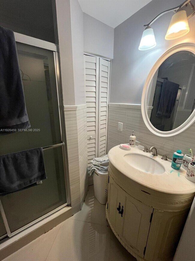 Building Photo - 3520 SW 104th Ave