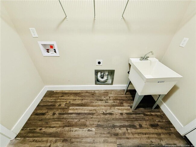 Building Photo - 848 Bellingham Way