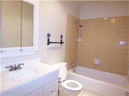 Building Photo - 3 Bedroom House in The Colony!