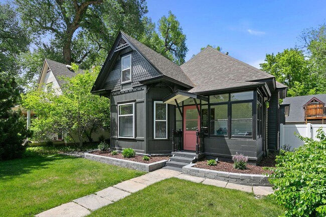 Primary Photo - 424 W Oak St