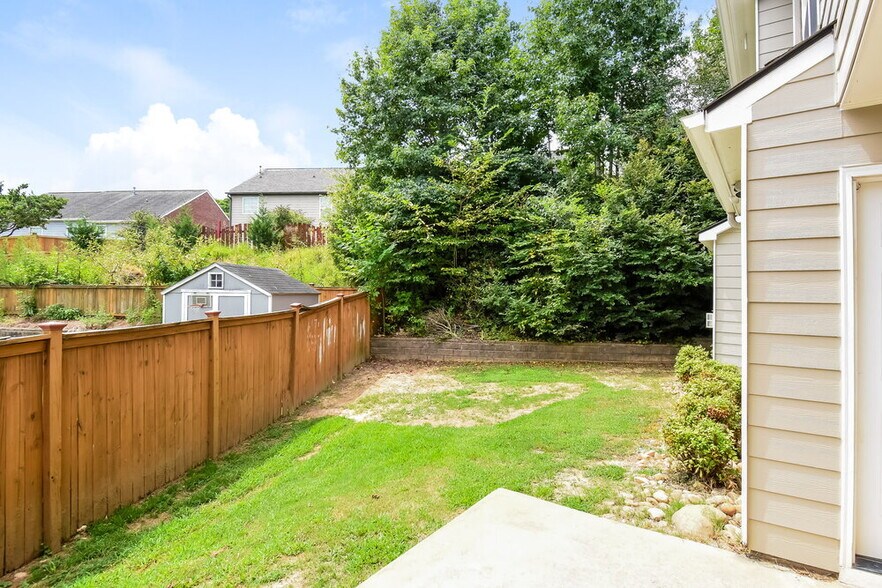 Building Photo - 6176 Mulberry Park Dr