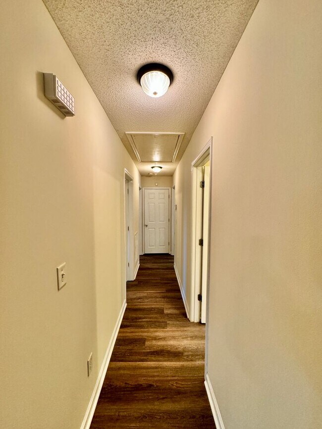 Building Photo - Tuscaloosa, AL Home For Rent. Available to View Now!