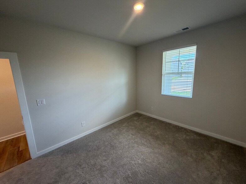 Building Photo - Room in Single Family Home on Switchgrass Ct