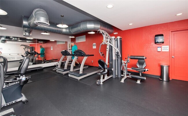 Building Photo - 401 Golden Isles Dr