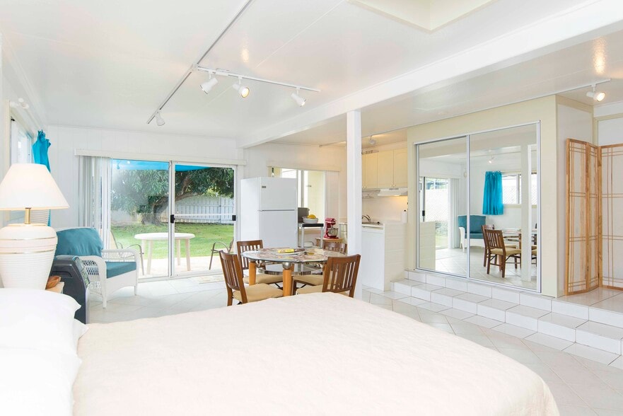 Primary Photo - 1153 Kina St