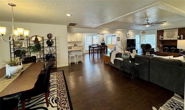 Building Photo - 2301 Tredington Ct