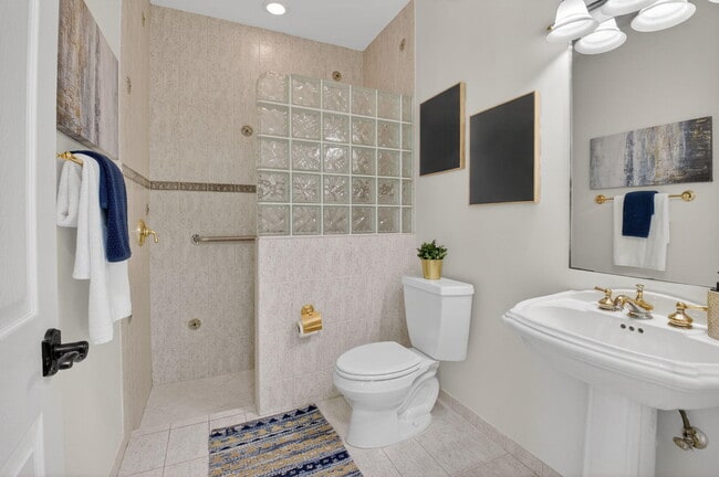 Building Photo - 16164 Bridlewood Cir