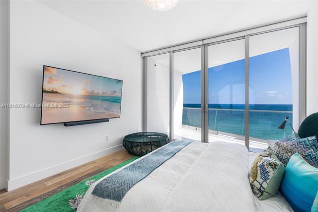 Building Photo - 16901 Collins Ave