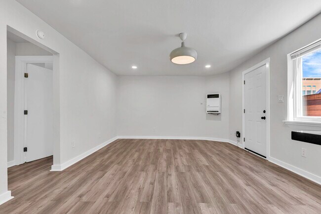 Building Photo - 1423 11th St