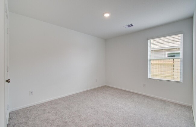 Building Photo - 18054 Le Gotte Ln
