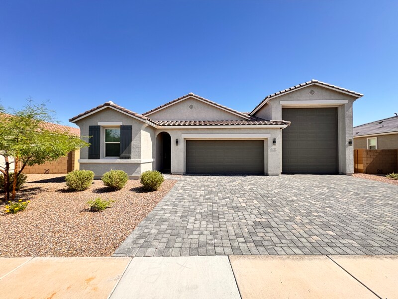 Building Photo - 786 W Palo Verde Dr