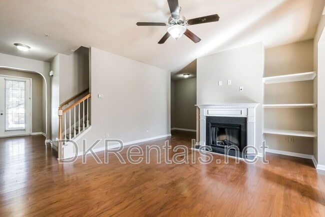 Building Photo - 6685 Story Cir