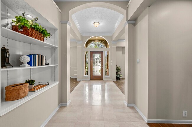 Building Photo - 1122 Wellshire Dr