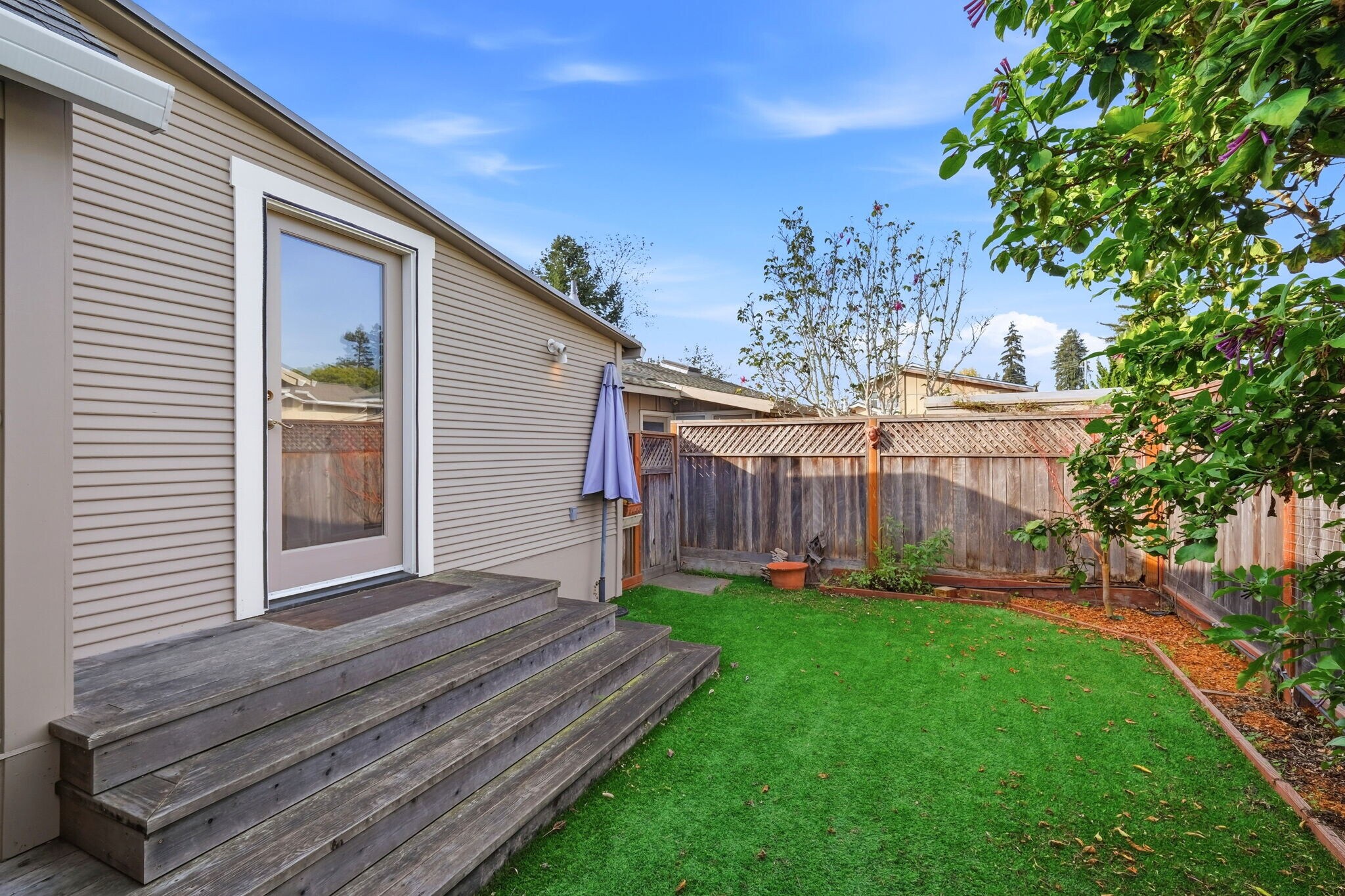 Building Photo - 603 Poplar Ave