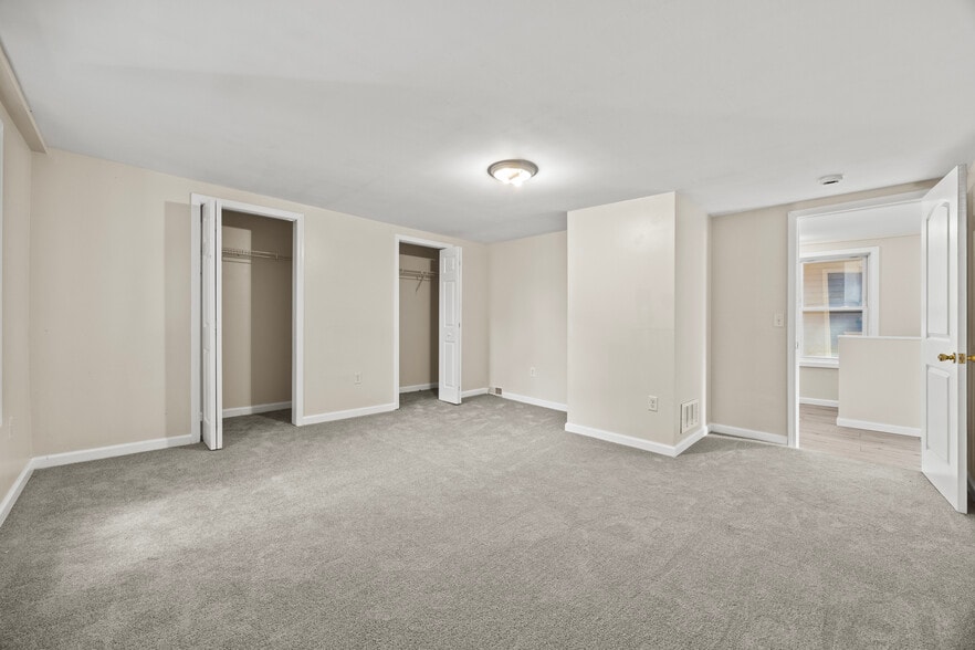 Building Photo - 20 School St