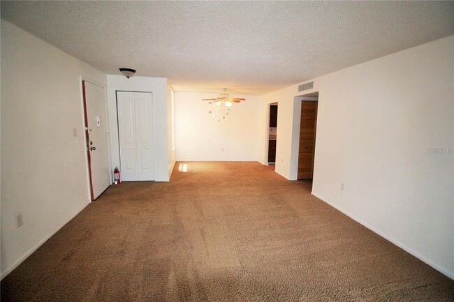Building Photo - 522 Orange Dr
