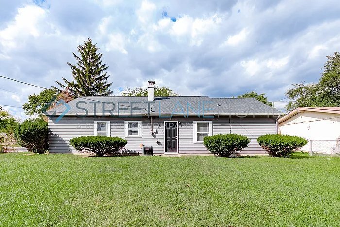 Building Photo - 8019 Roy Rd