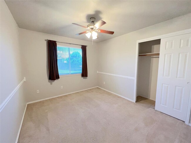 Building Photo - 102 Wren Cove