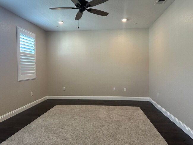 Building Photo - Modern home in a modern community featuring upgraded amities, solar, community pool + Close to Co...