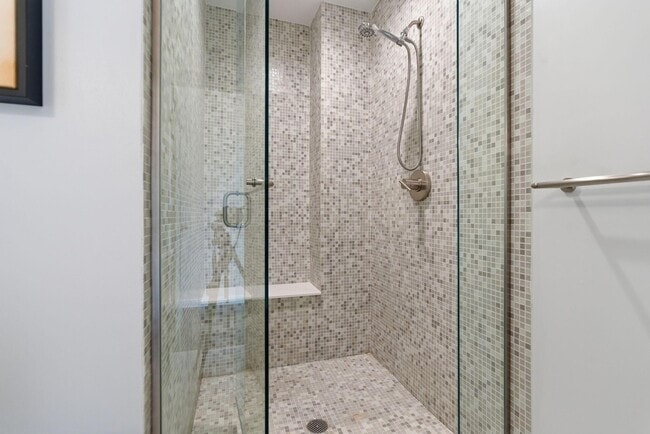 Building Photo - 145 N High St