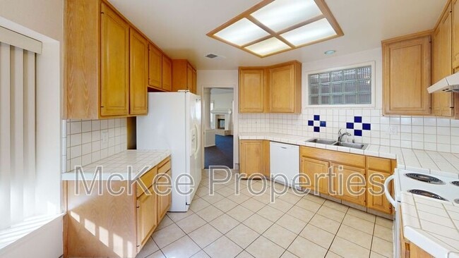 Building Photo - 18 S Cays Ct