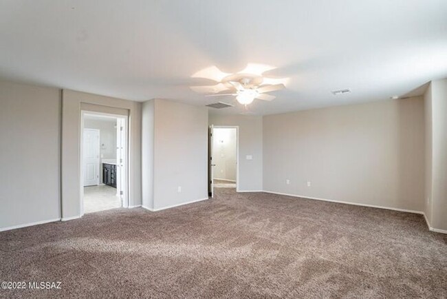 Building Photo - Spacious & Stylish Living in Saguaro Bloom...