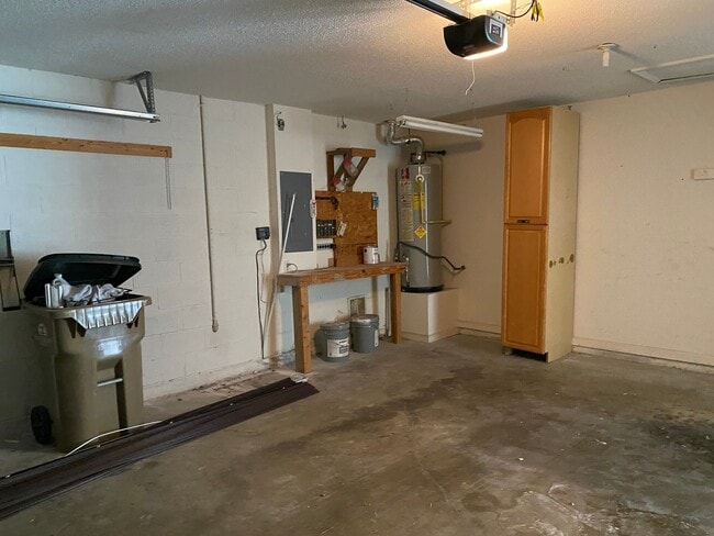 Building Photo - 15718 Bay Vista Dr