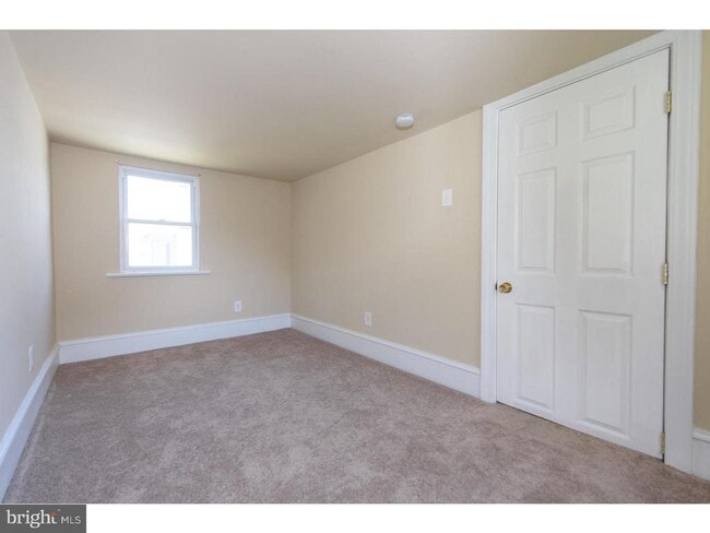 Building Photo - 374 Dehaven St
