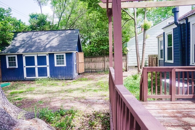 Building Photo - 314 Columbus Dr