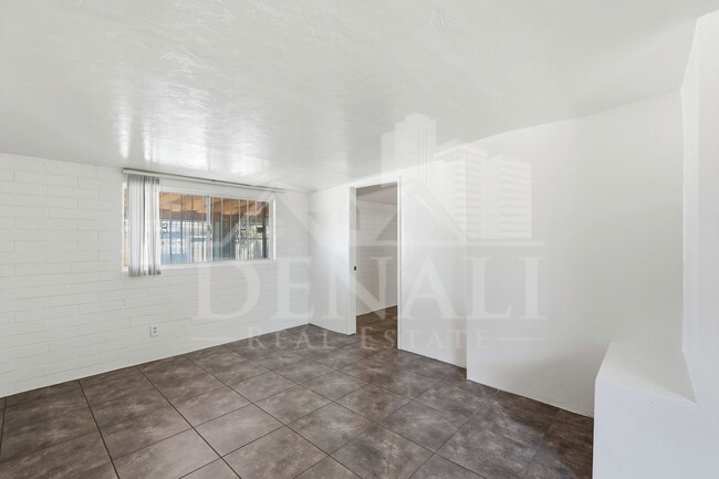 Building Photo - 1808 W Caravelle Rd