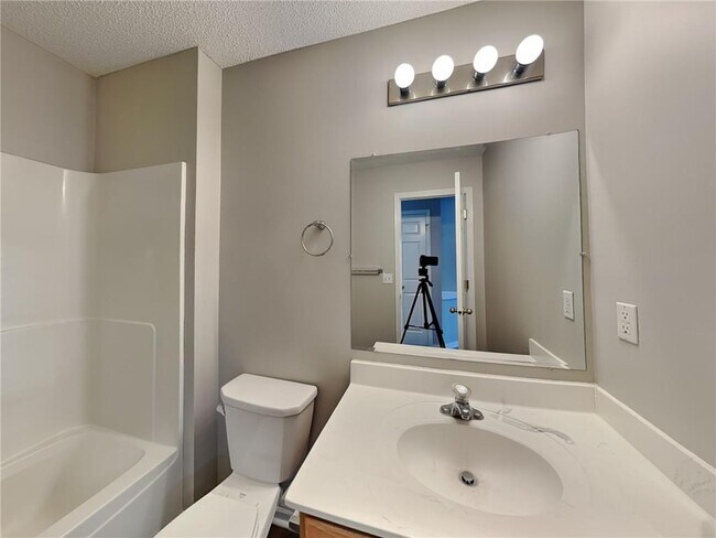 Building Photo - 10065 42nd St NE