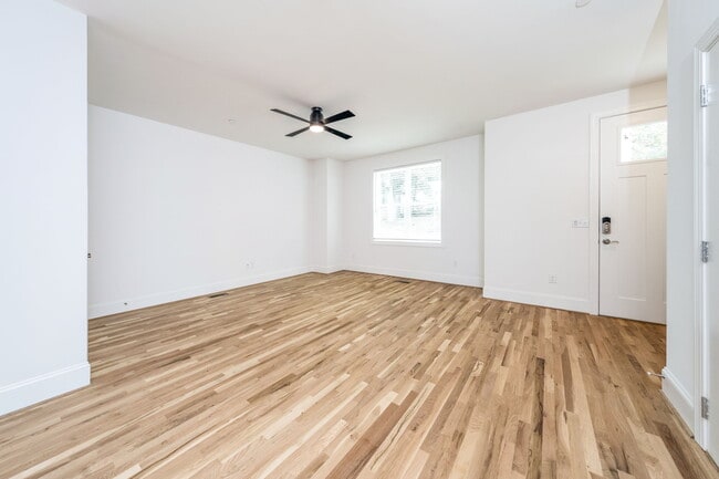 Building Photo - 3801 Lands End Ct