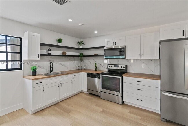 Building Photo - 1409 NW 44th St