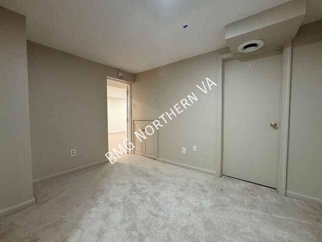 Building Photo - 7046 Lee Park Ct