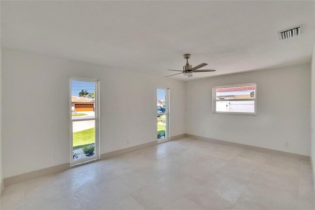 Building Photo - 1492 Sea Gull Dr S