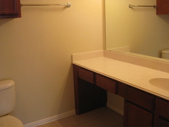 Building Photo - ROBIN213-15