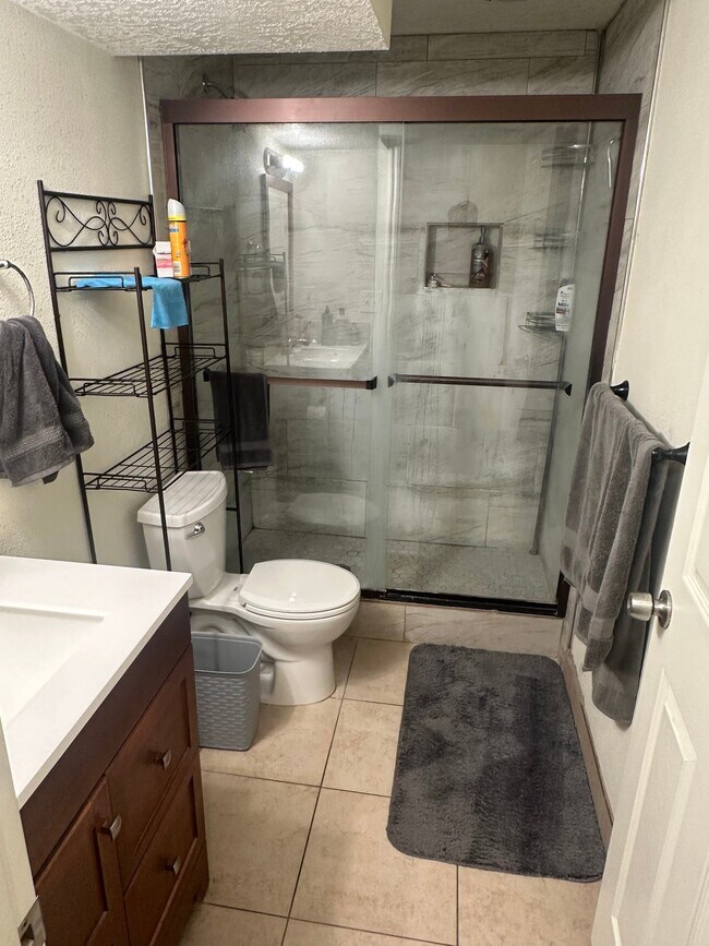 Building Photo - 4101 Juniper Hills Dr