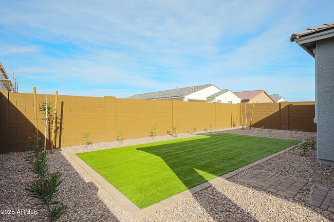 Building Photo - 8726 W Pasadena Ave