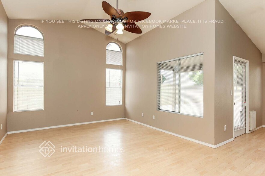 Building Photo - 9244 W Yucca St