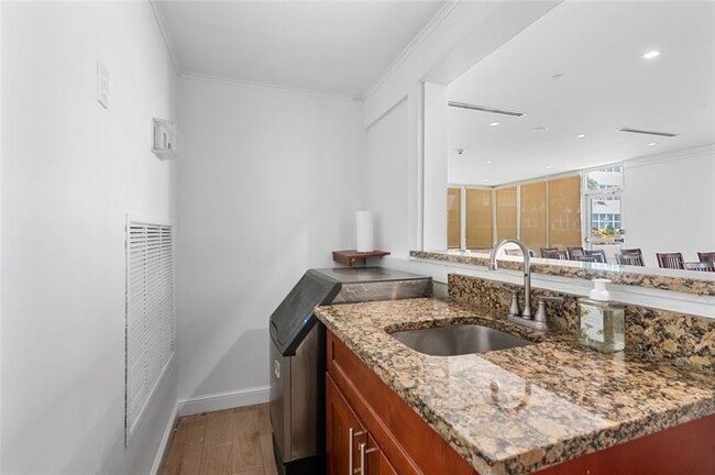 Building Photo - 4010 Galt Ocean Dr