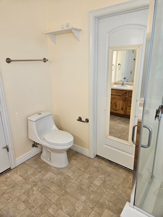 Building Photo - 1023 W Boston Ct