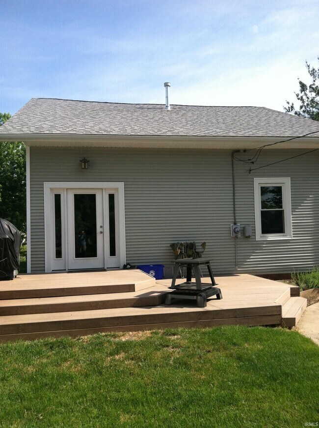 Building Photo - 1411 Central St