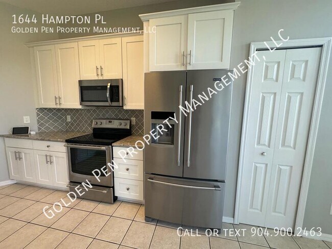 Building Photo - 1644 Hampton Pl