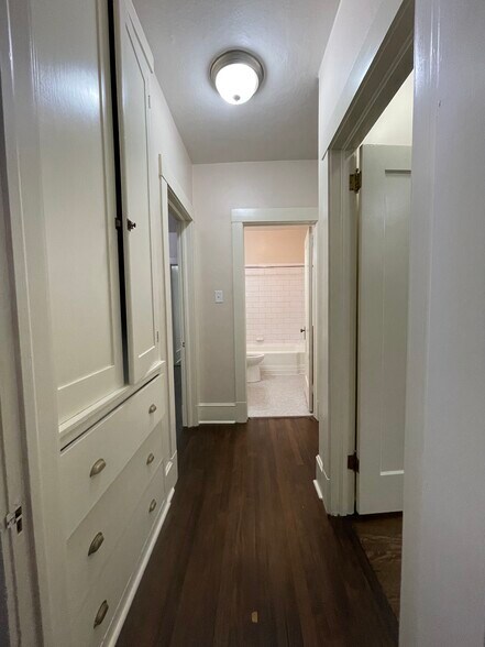 Building Photo - 264 E 4800 S