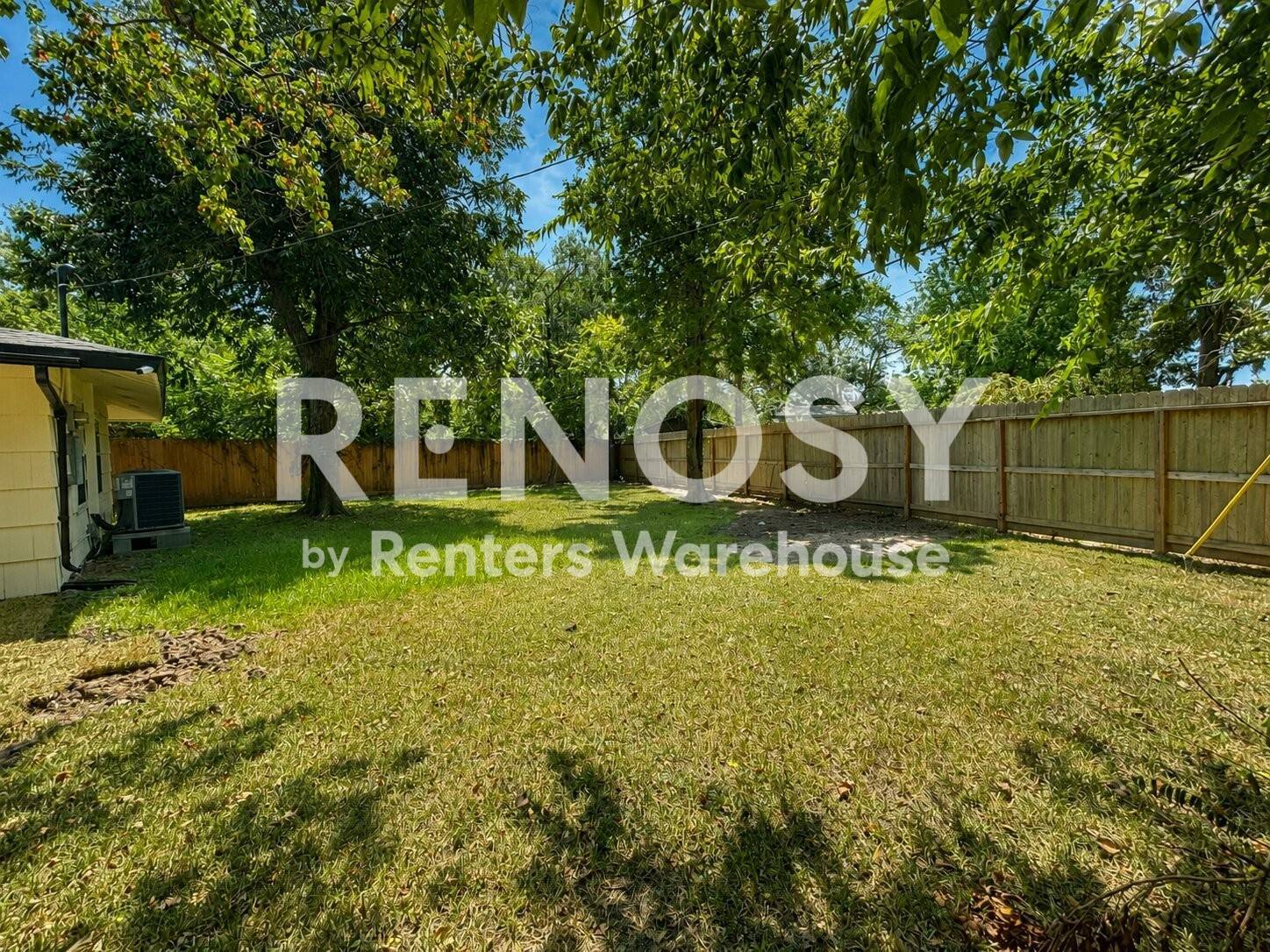 Building Photo - 6010 Ridgeway Dr