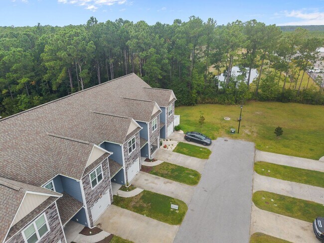 Building Photo - 211 N Stingray Ln
