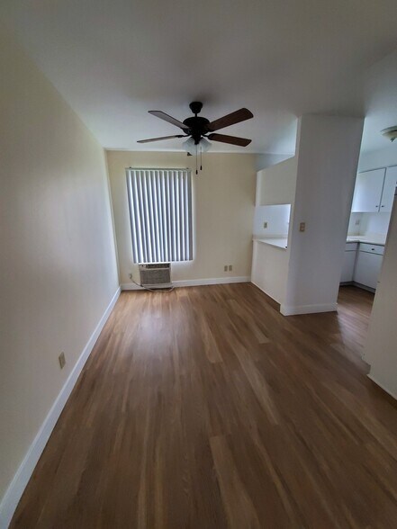 Building Photo - 13000 Dronfield Ave