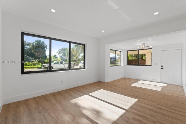 Building Photo - 1516 SW 30th Terrace